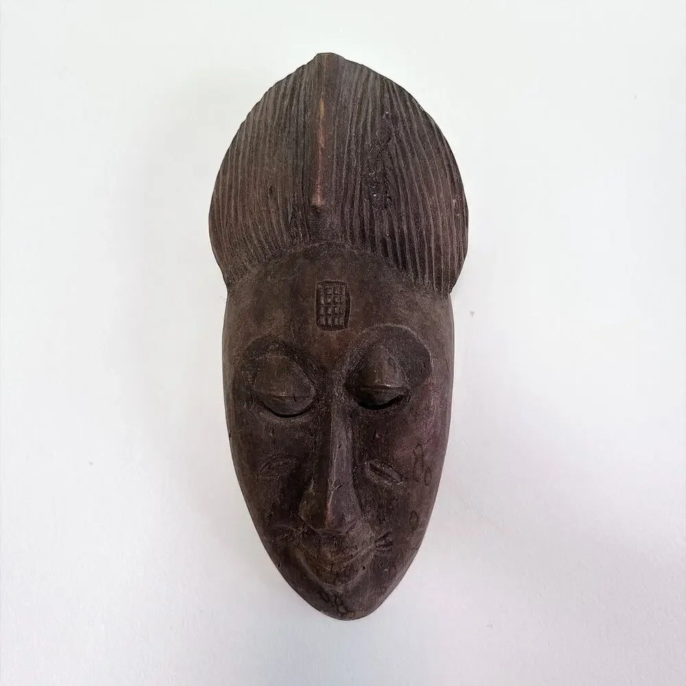 HAND-CARVED AFRICAN WOODEN BAULE PORTRAIT MASK WALL HANGING MBLO COTE D'IVOIRE